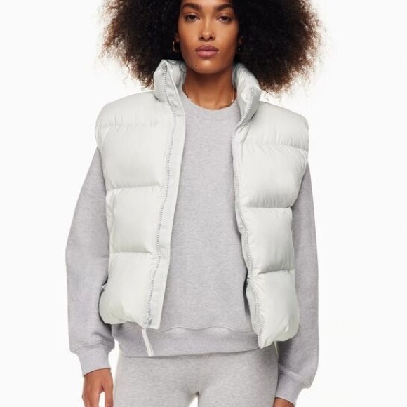 Aritzia - TNA Mega Puff vest - Picture 1 of 4